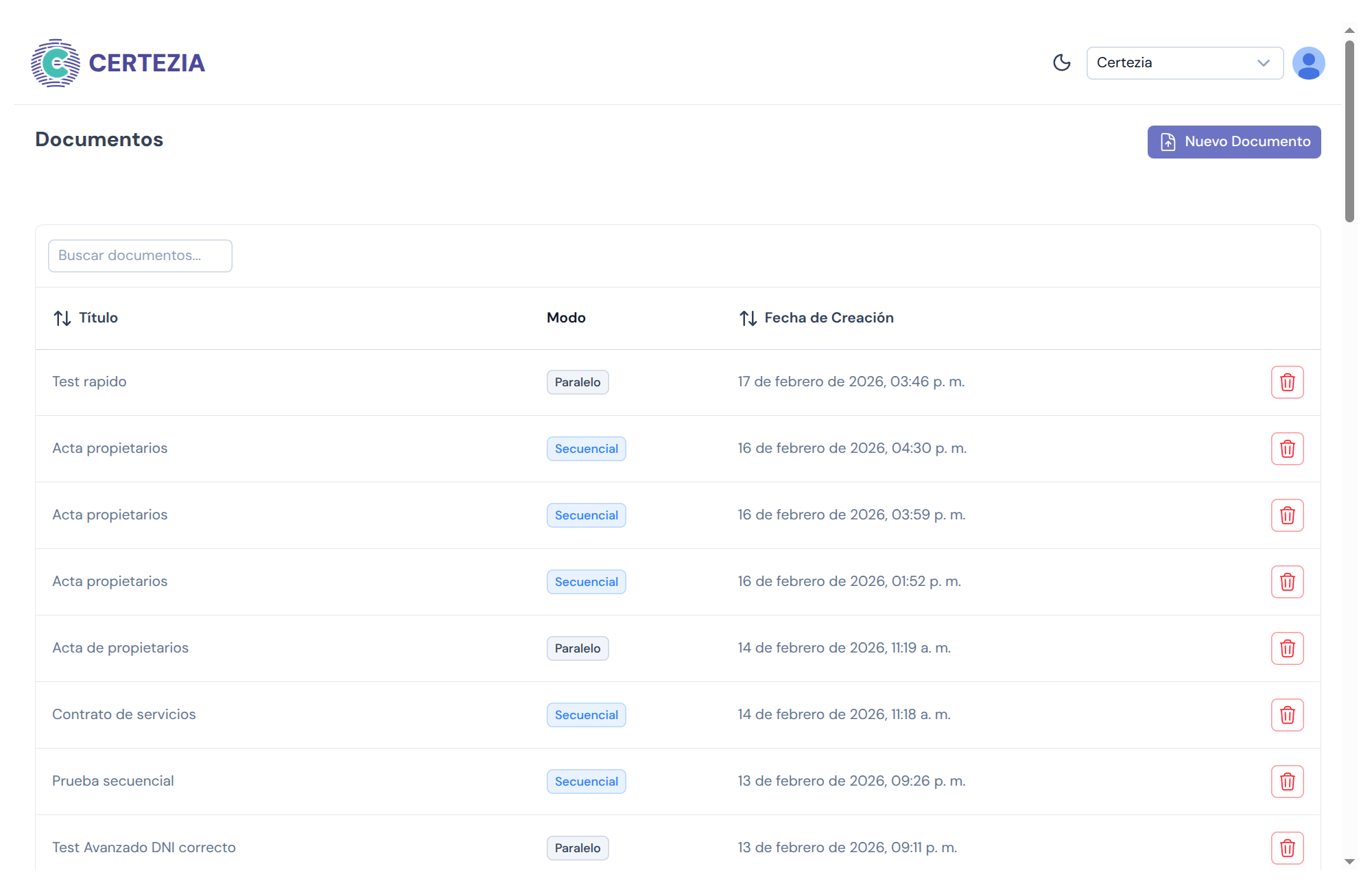Panel de gestión de documentos en Certezia — vista de lista con estados de firma